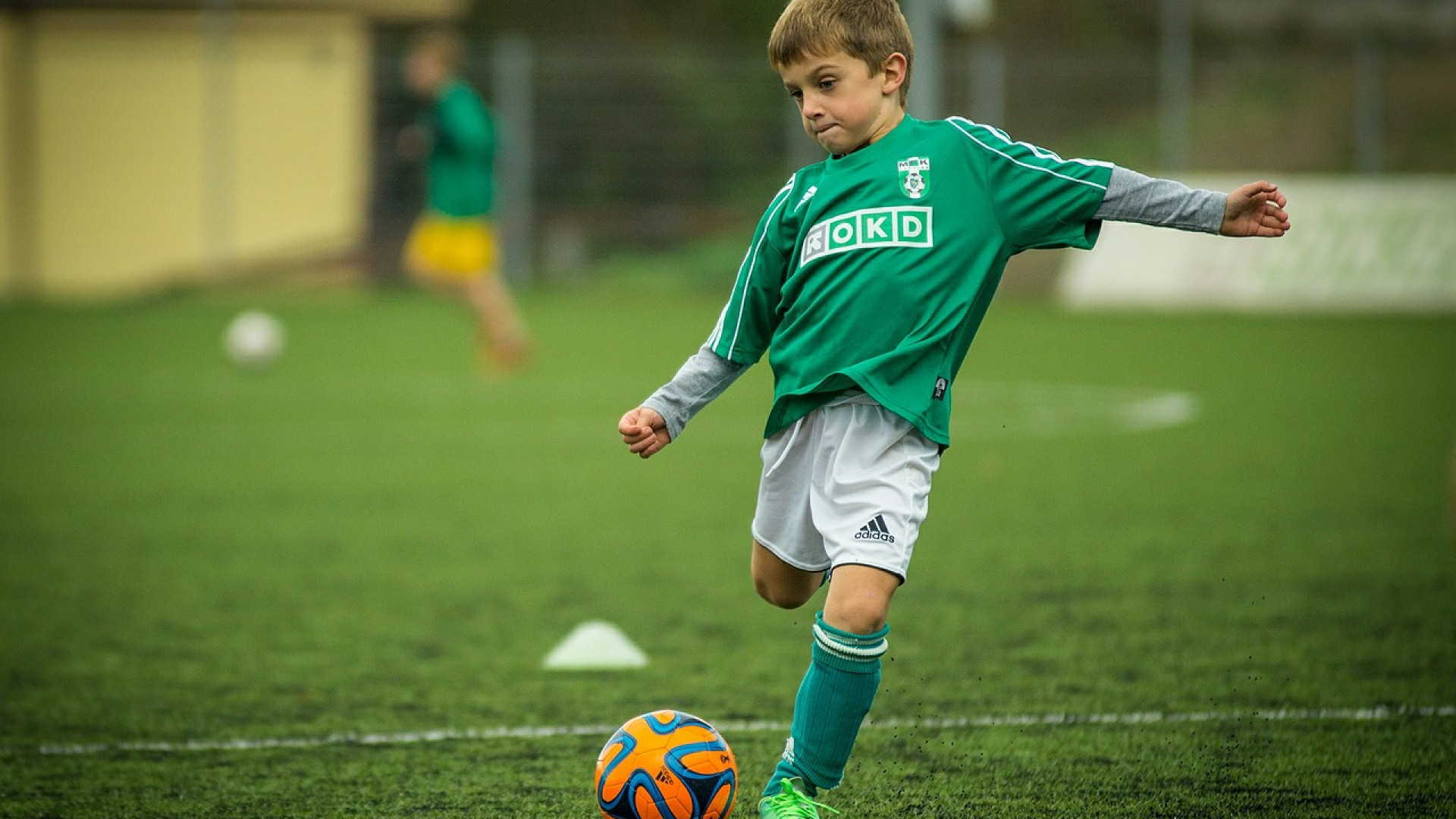 Une tenue complète pour encourager votre équipe de football préférée !