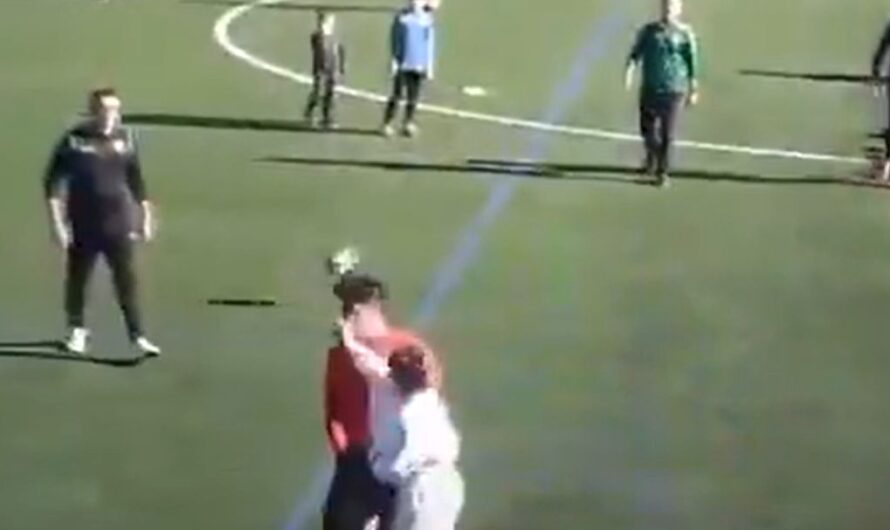 REGARDER: Une mère en Andalousie gifle l’arbitre après un match des moins de 12 ans