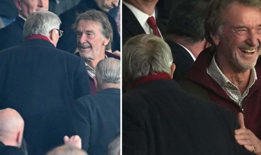 Sir Alex Ferguson laisse Sir Jim Ratcliffe dans les gradins d’Old Trafford pour son premier match de Premier League depuis la sortie du Ten Hag.