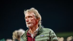 sir jim ratcliffe envisage de reduire de moitie les paiements.jpg