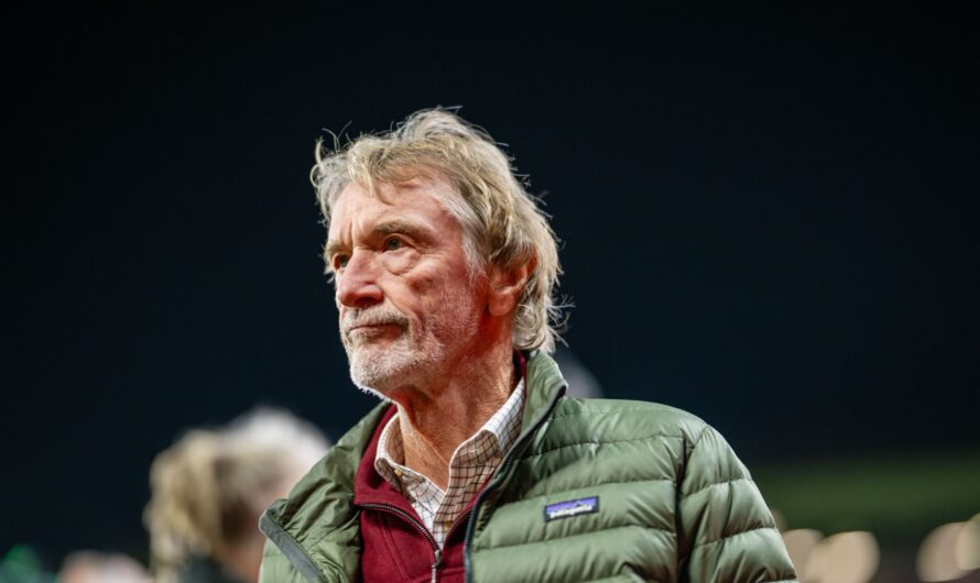 Sir Jim Ratcliffe envisage de réduire de moitié les paiements aux associations de supporters handicapés dans le cadre de la dernière mesure de réduction des coûts de Man Utd