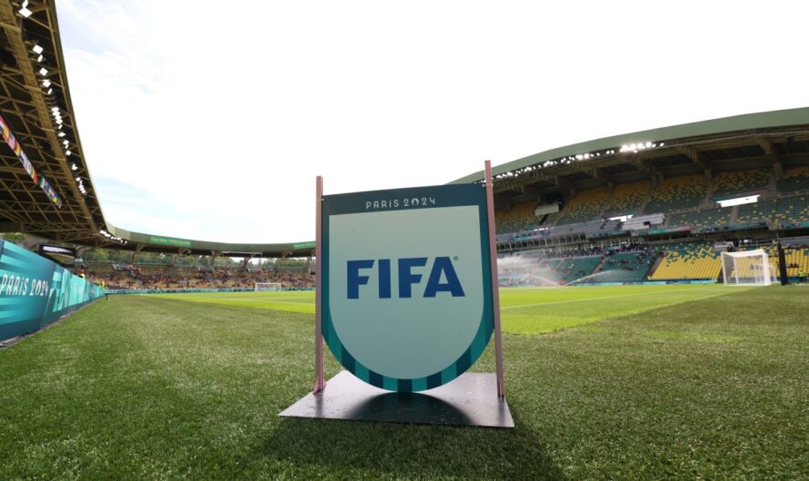 La FIFA envisage un système permettant aux entraîneurs de contester la décision de l’arbitre