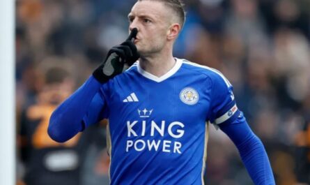 jamie vardy apprend lui meme les insultes dans la langue maternelle.jpg