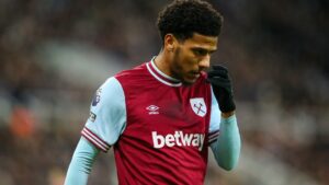 la star de west ham jean clair todibo en colere a.jpg