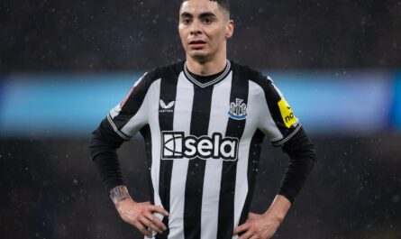 le paria de newcastle miguel almiron a offert une bouee.jpg