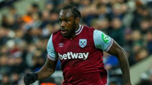 qui est lattaquant de west ham michail antonio la.jpg