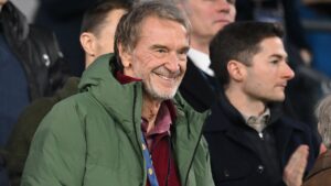 sir jim ratcliffe change de participation dans man utd alors.jpg