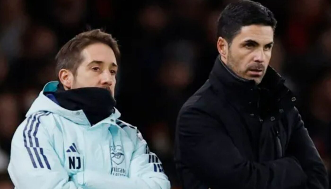 cela moffense chaque semaine gary neville fustige lentraineur darsenal.jpg