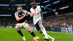 tottenham subit le dernier coup dur alors que larriere gauche.webp